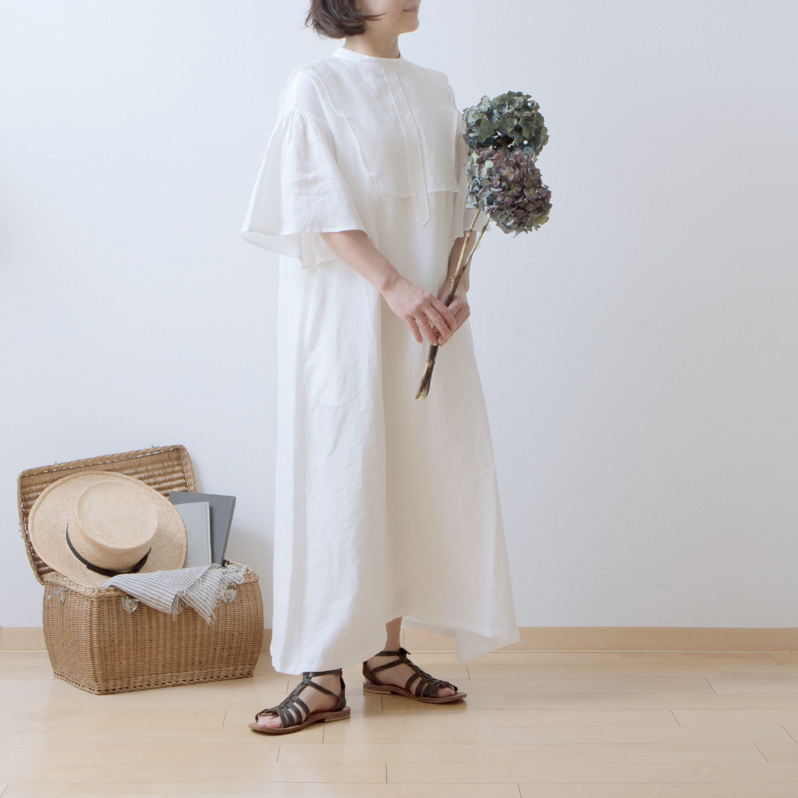 ヨークレイヤーフレアハーフスリーブリネンワンピース/オフホワイト