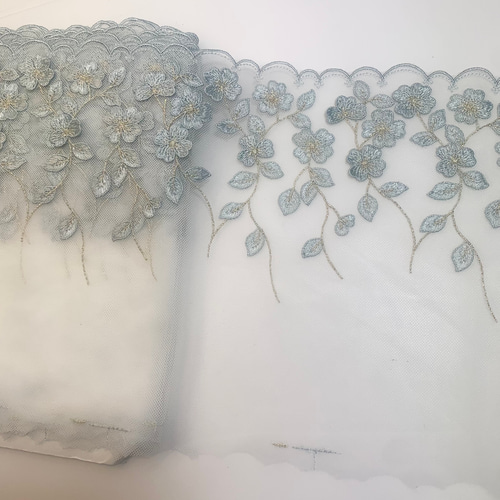 高品質❣ 1m 金糸入り 立体花 刺繡 チュールレース はぎれ