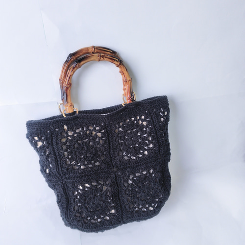 EMIM Bloom｜花咲くモチーフ編みミニトート バンブーハンドル風