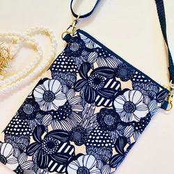 ＊スマホショルダー＊スマホポーチ＊コサッシュ＊北欧風＊花柄 10枚目の画像