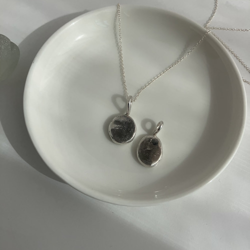 溶かしたsilver オーバル ペンダント ネックレス ペンダント