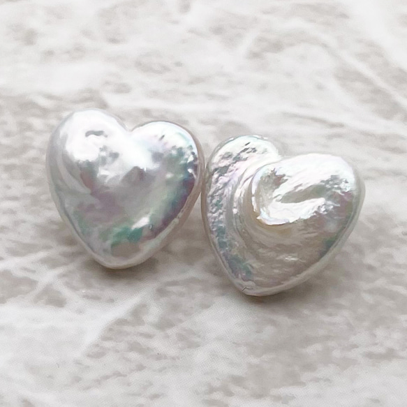 艶々バロックパールのハートピアス/イヤリング 中粒 大粒 13mm 12mm 真珠 スタッド チタン SV925 1枚目の画像