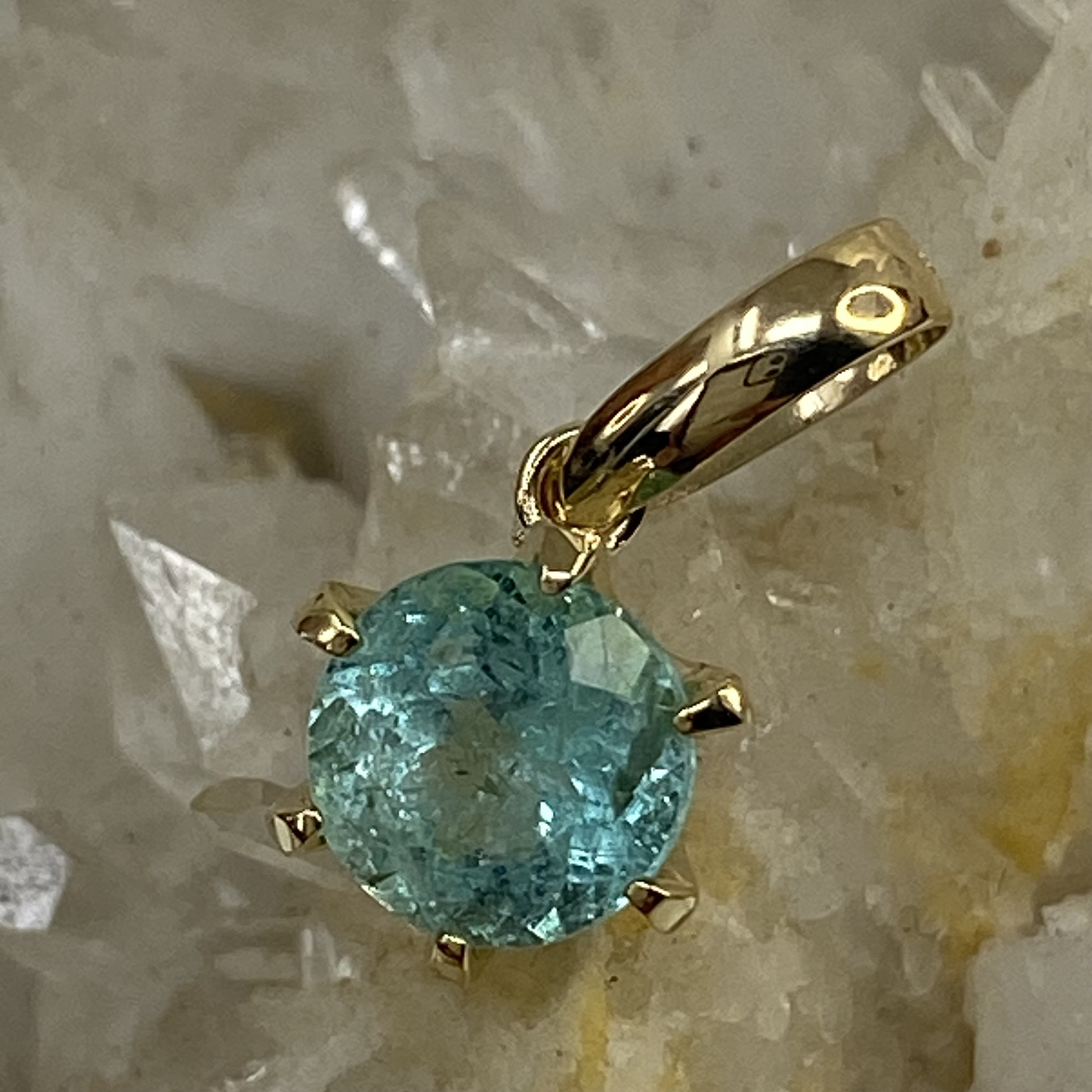 k18YG AU750 18金 天然エメラルド　0.63ct  18金ペンダント