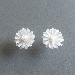 アスター　ピアス・イヤリング　白 1枚目の画像
