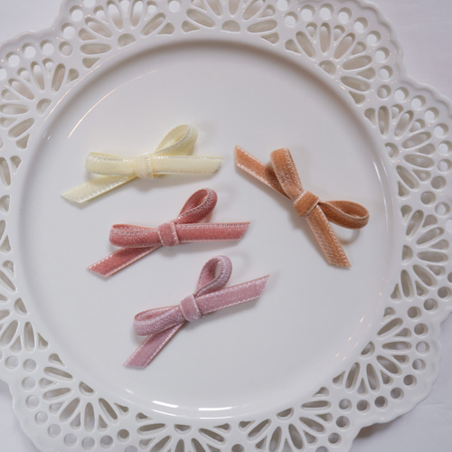 再出品【ベルベットリボン①】ベビーヘアクリップ　キッズヘアクリップ　ヘアゴム ベルベットリボン クリップ キッズヘアクリップ ベビーヘアクリップ