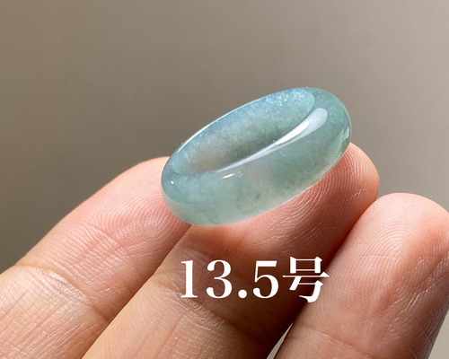 L11-144 氷種 青色 13.5号 天然グアテマラ産 A貨 本翡翠 くりぬき