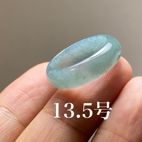 L11-144 氷種 青色 13.5号 天然グアテマラ産 A貨 本翡翠 くりぬき