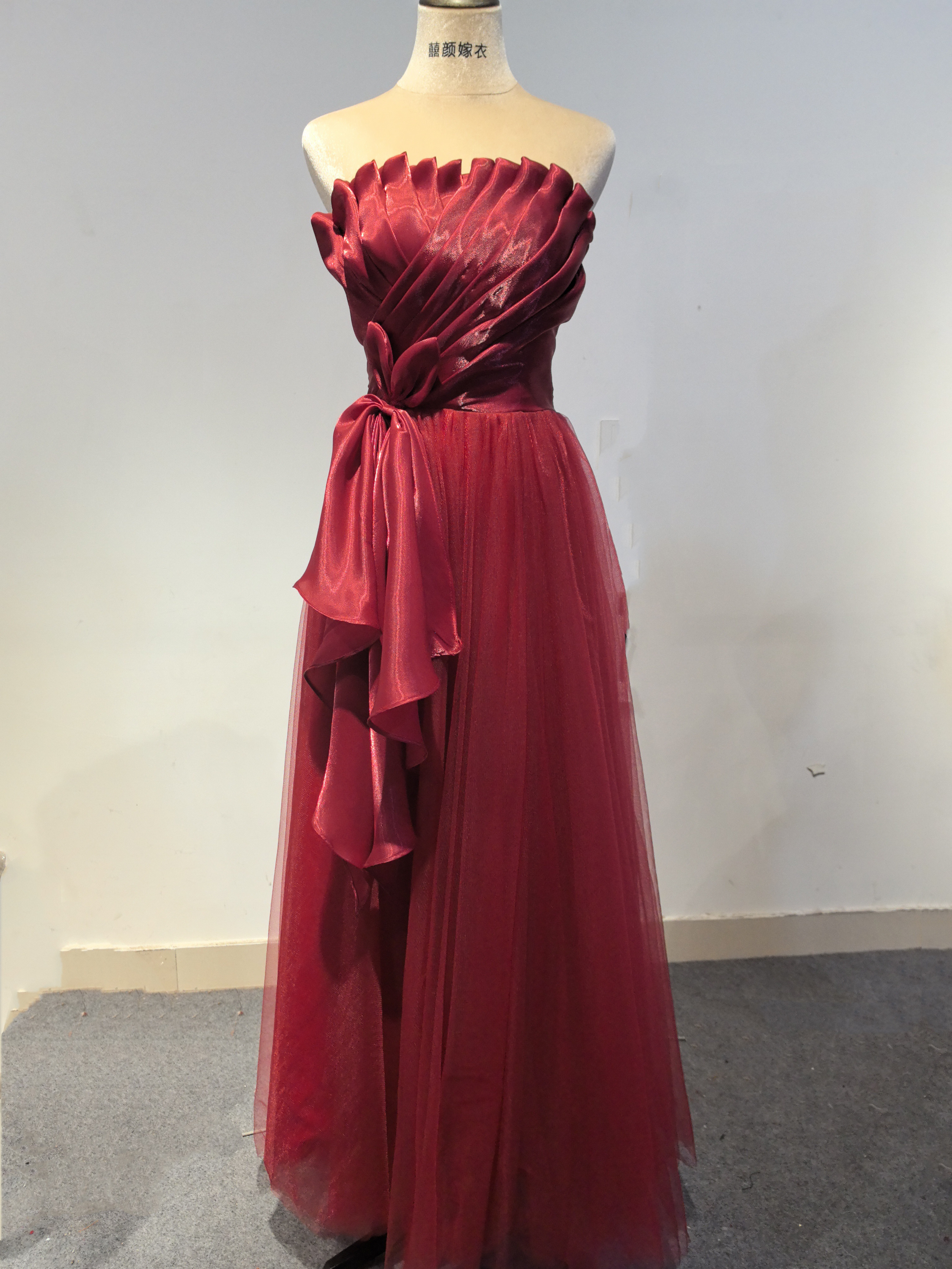 大好きで .赤 ルーチング  ボードレードレス   カラードレス  ワンショット撮影 花嫁  パーティデートD76