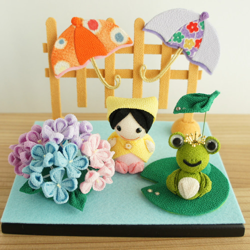 つまみ細工 ちりめん あじさい 紫陽花 カエル 女の子 梅雨 傘 木製黒台