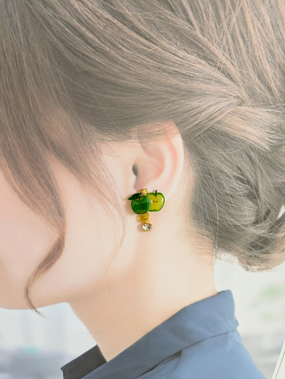 みずみずしい　青リンゴ　雫　ピアス　（イヤリング） 4枚目の画像