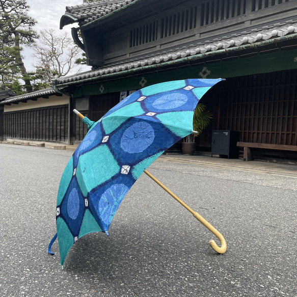 有松絞り日傘 〜ステンドグラス ブルー〜 傘・日傘 絞り染めしぼるん