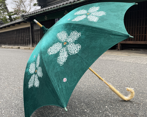 有松絞り日傘 〜三浦しぼり 花 グリーン〜 傘・日傘 絞り染め