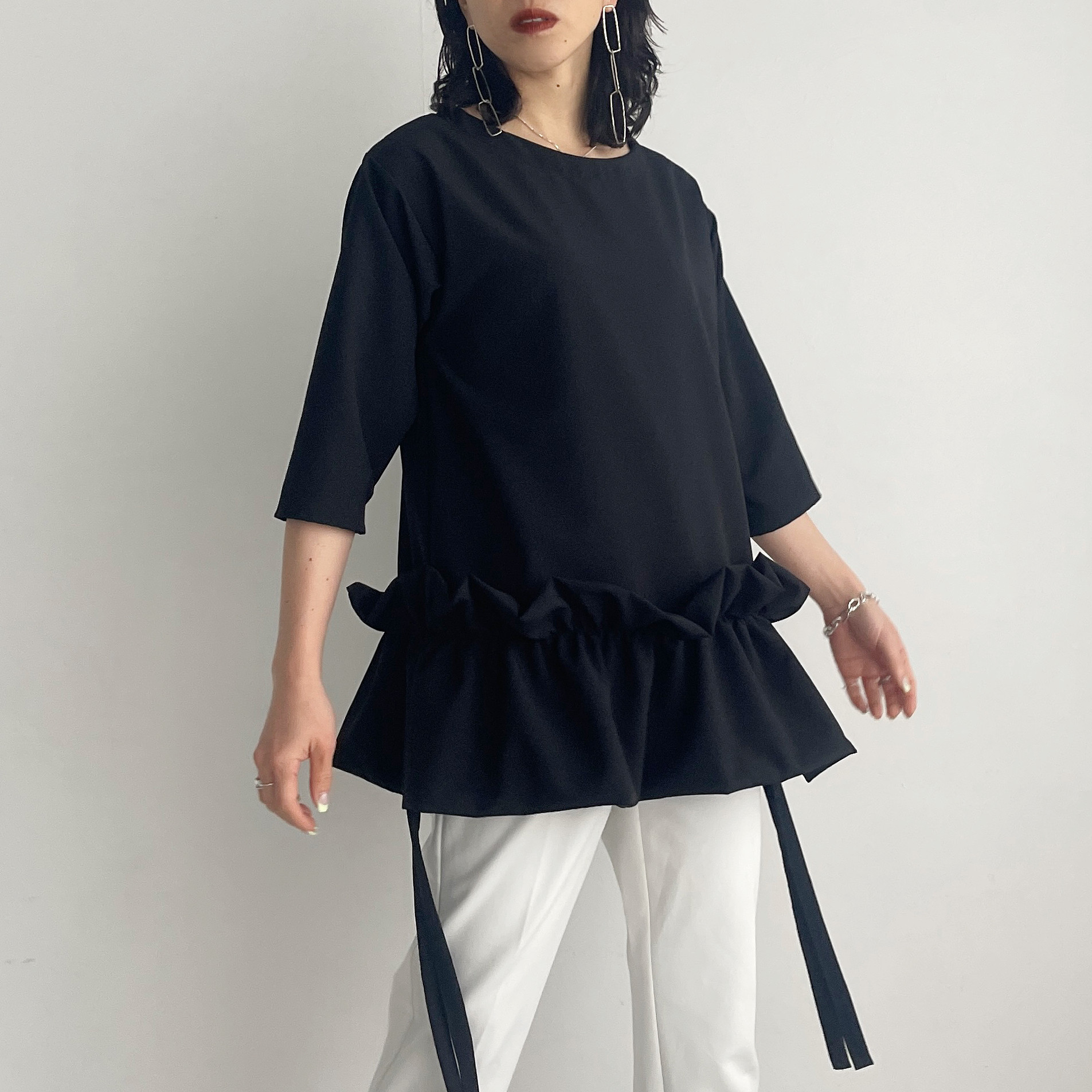 ヘムフリルトップス(black) 12,705円