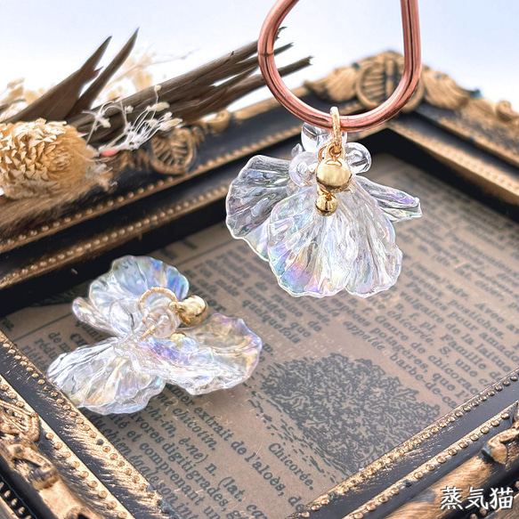 フラワータッセル 花びらチャーム クリアオーロラ2個【a5252ピアス