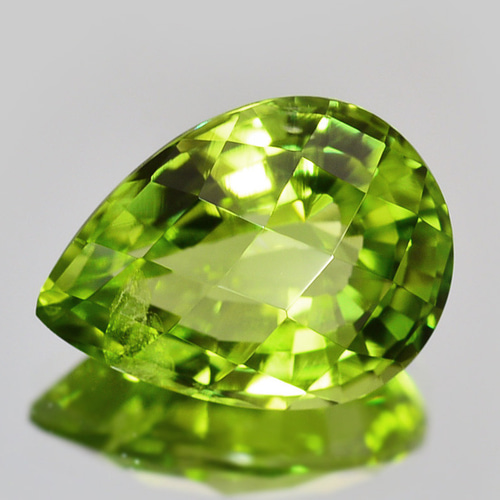 ペリドット 1.63ct ルース チェッカーカット ペアシェイプ 天然石