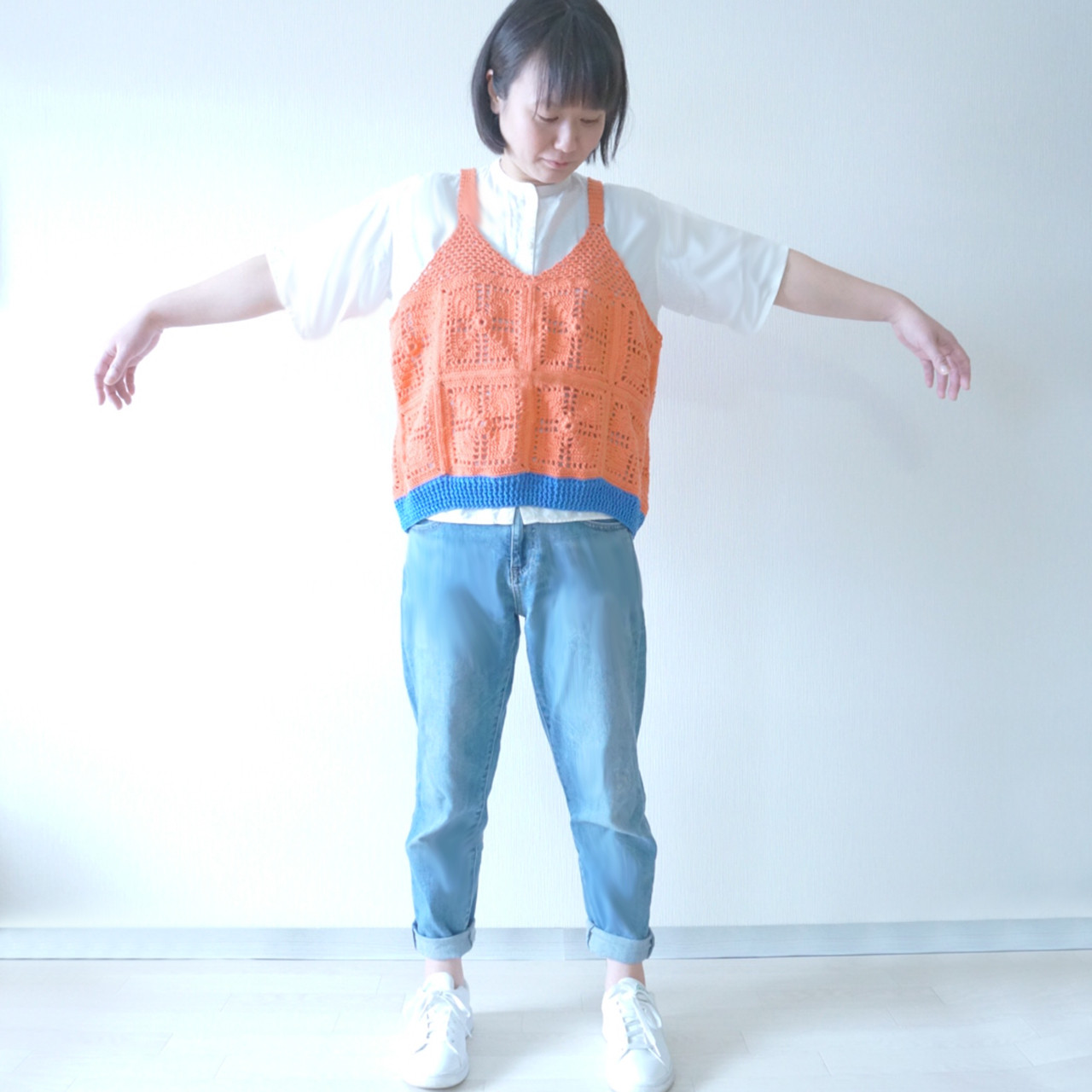 かぎ針編みのニットビスチェ／orange×blue