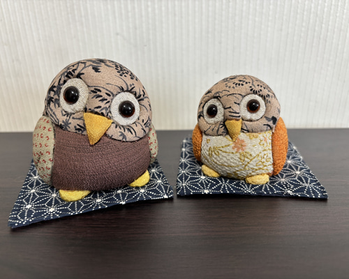 2匹セット ふくろう ハンドメイド 置物 人形 ちりめん ひも付き