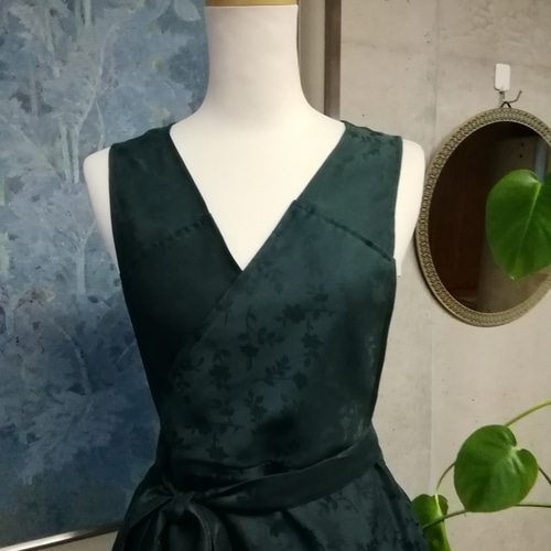 【日本製】S~3L ジャガード織 深緑 茶道お稽古用エプロン127100-70 日本製】S~3L 小花柄ジャガード織 深緑 茶道お稽古用エプロン