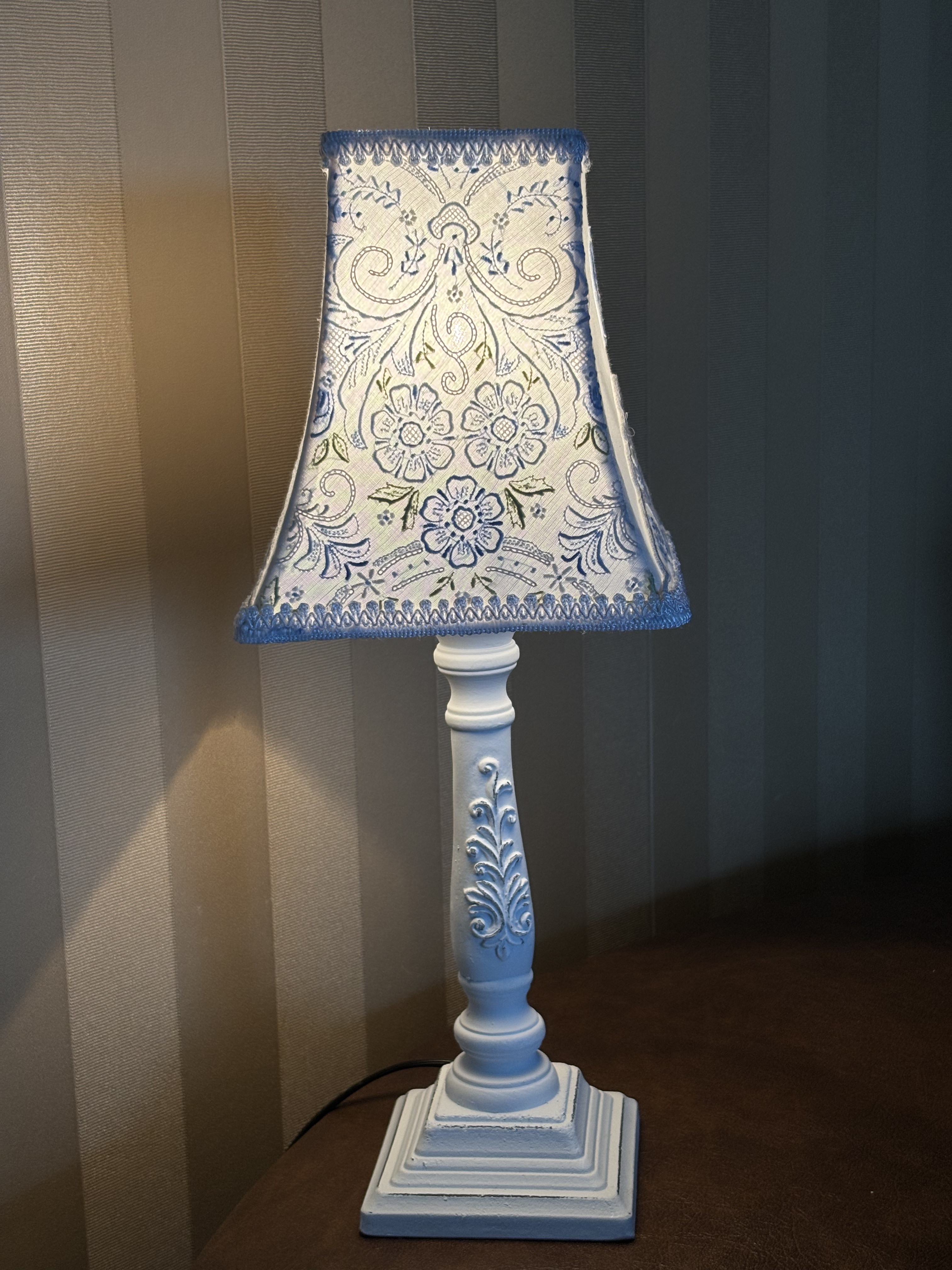 スワトー刺繍の明かり