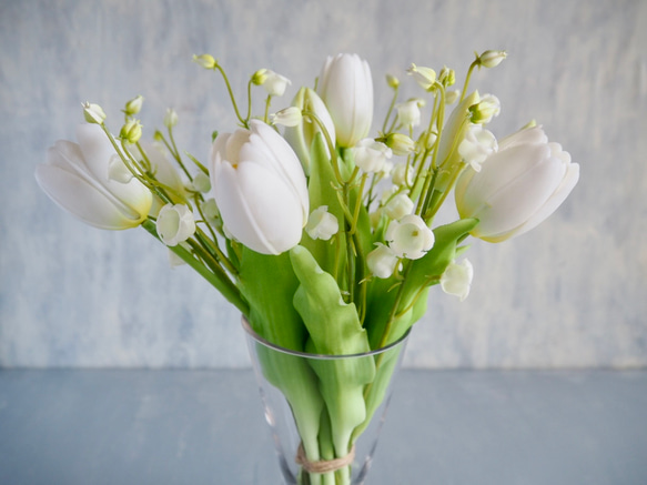 リアル造花チューリップとスズランのブーケアレンジ【花瓶別売り】 8枚目の画像