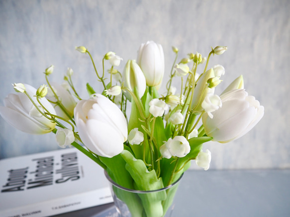 リアル造花チューリップとスズランのブーケアレンジ【花瓶別売り】 10枚目の画像