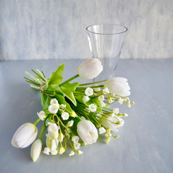 リアル造花チューリップとスズランのブーケアレンジ【花瓶別売り】 7枚目の画像