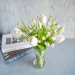 リアル造花チューリップとスズランのブーケアレンジ【花瓶別売り】 2枚目の画像