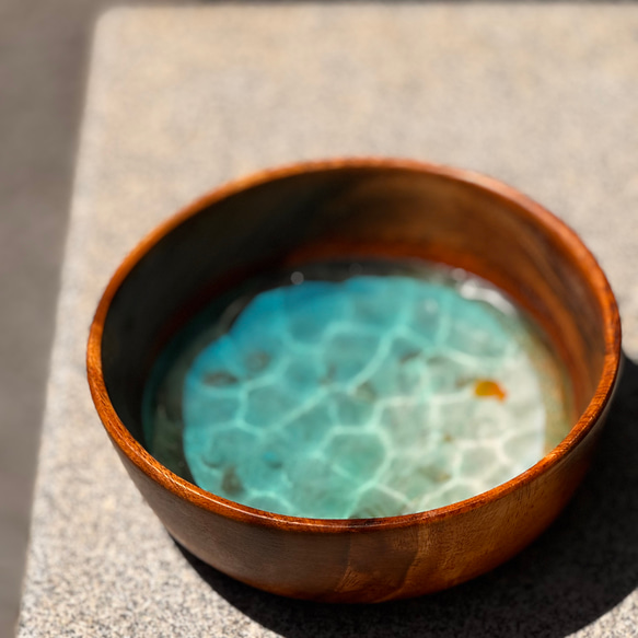 現品　アカシアトレー　海のお皿　小物入れ　波紋アート　珊瑚砂　沖縄　レジンアート　海　浜辺 1枚目の画像