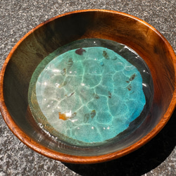 現品　アカシアトレー　海のお皿　小物入れ　波紋アート　珊瑚砂　沖縄　レジンアート　海　浜辺 5枚目の画像