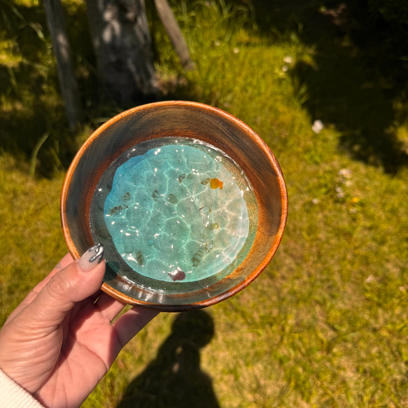 現品　アカシアトレー　海のお皿　小物入れ　波紋アート　珊瑚砂　沖縄　レジンアート　海　浜辺 3枚目の画像