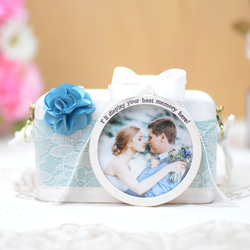 結婚祝いのプレゼントに｜名入れ対応のカメラ型フォトフレーム｜ハンドメイド・写真セット可能 1枚目の画像