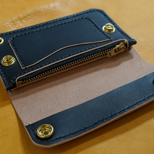 ミドルトラッカーウォレット 丘染め茶芯ブラック 真鍮 トラッカー