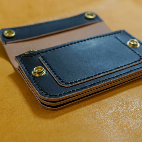 ミドルトラッカーウォレット 丘染め茶芯ブラック 真鍮 トラッカー