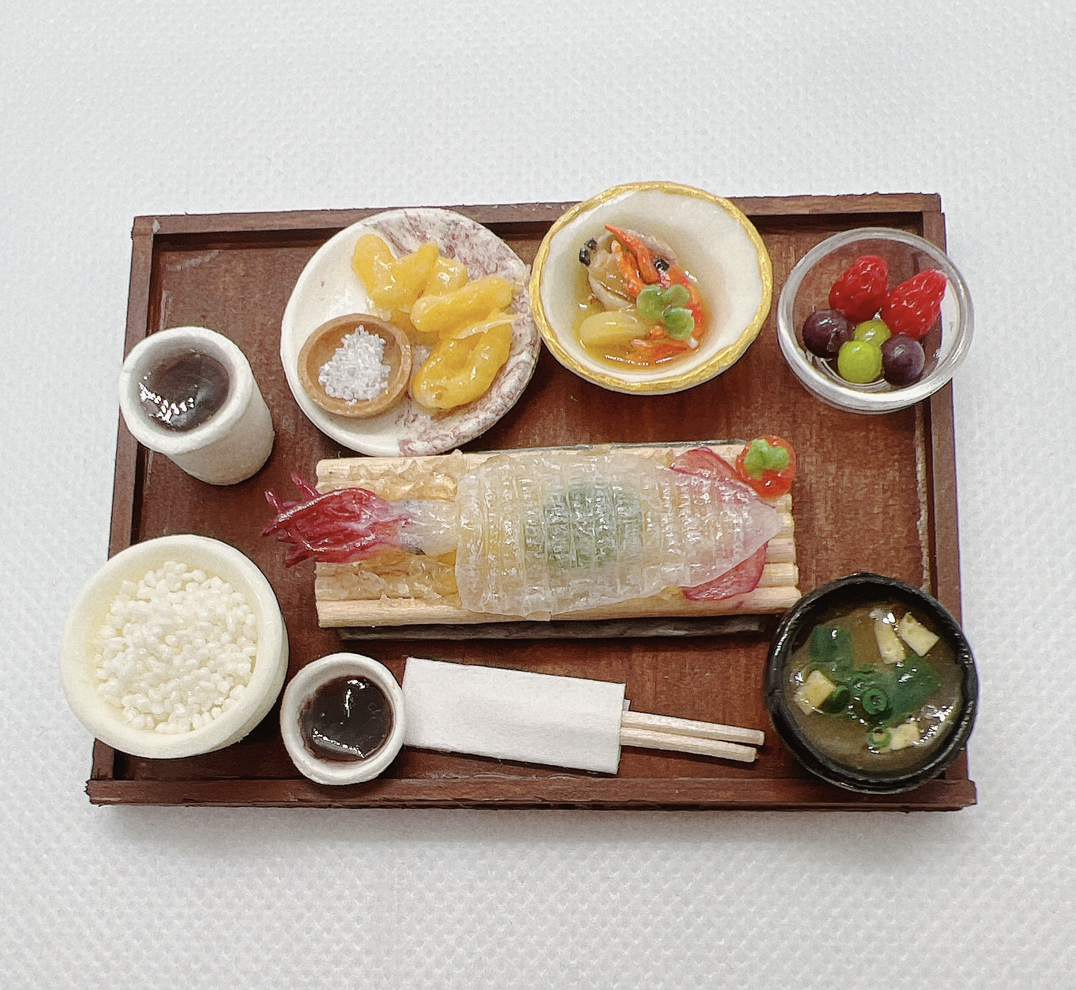 ミニチュア　イカの刺身定食