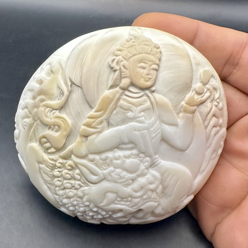 ［希少］天然貝殻彫刻芸術品 2025.5.4南無大智文殊菩薩 国産夜光貝 彫刻 ケンちゃんの天然石