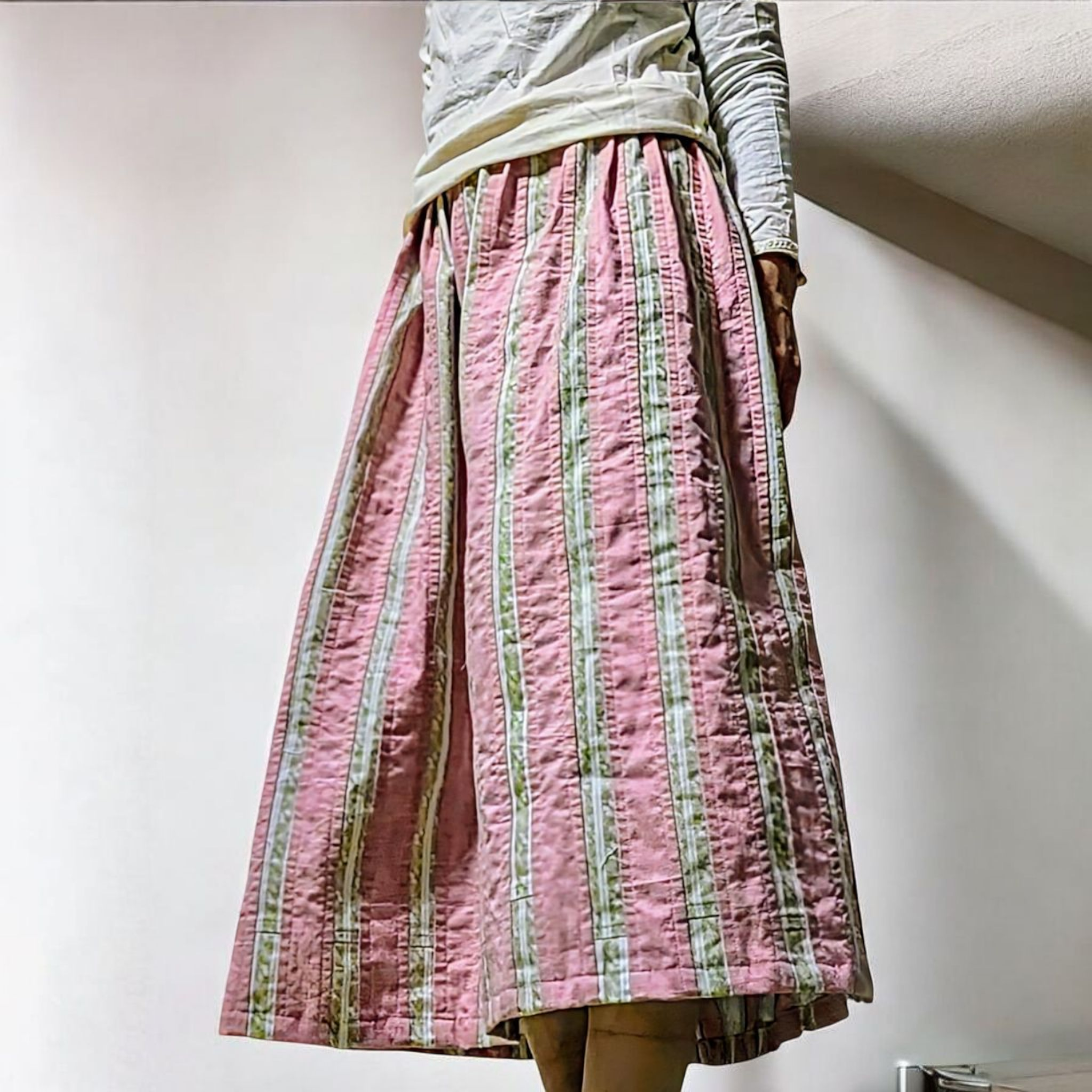 【ウエストサイズ調節可能】ゆったりやわらか〜コットン◆桜色＆アイボリー〜ストライプ・パッチワークギャザースカート