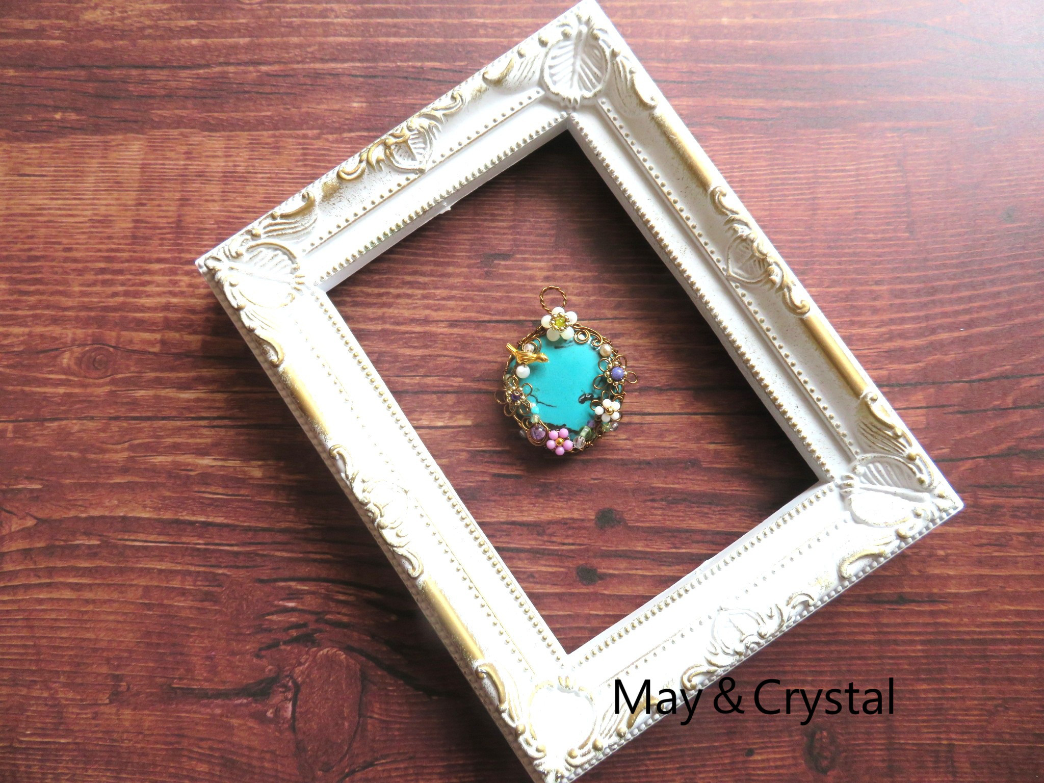 ターコイズのフラワーリースジュエリーペンダント