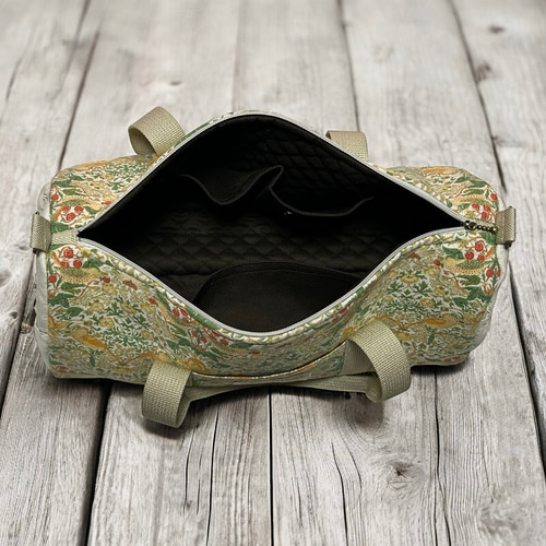 ナチュラル生地＆ウィリアム・モリスV&Aいちご泥棒イエローを使用