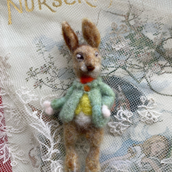 アリスの時計うさぎ【ミニ・グリーンver】 羊毛フェルト きのこ