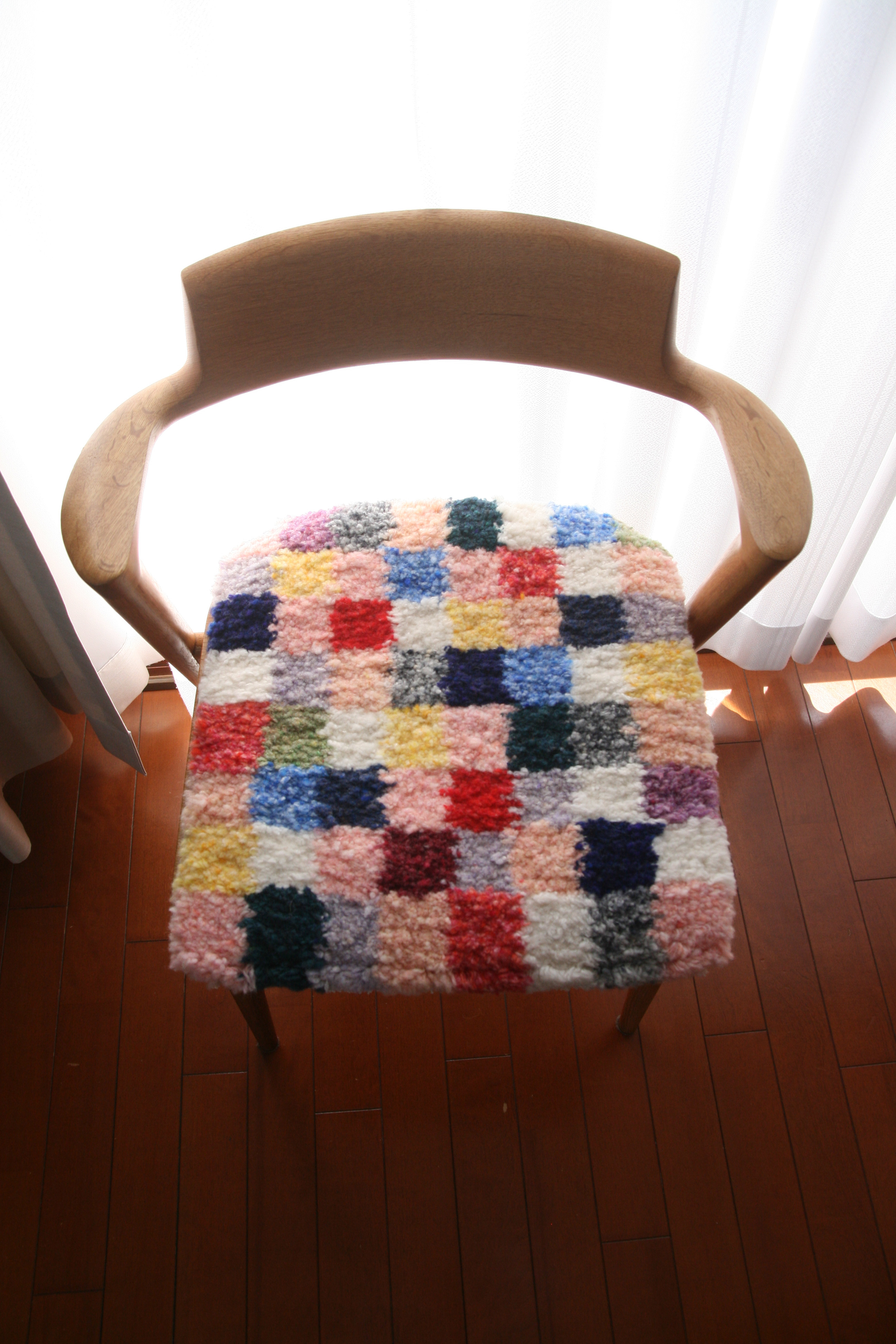 ノッティングチェアマット ホームスパン（手紡ぎ手織り）パッチワークA