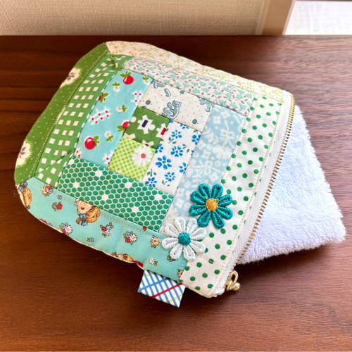 ハンドメイド☆女の子のパッチワークポーチ☆ 四角パッチのポーチ(ハンドメイドキット） - COTTONTIME