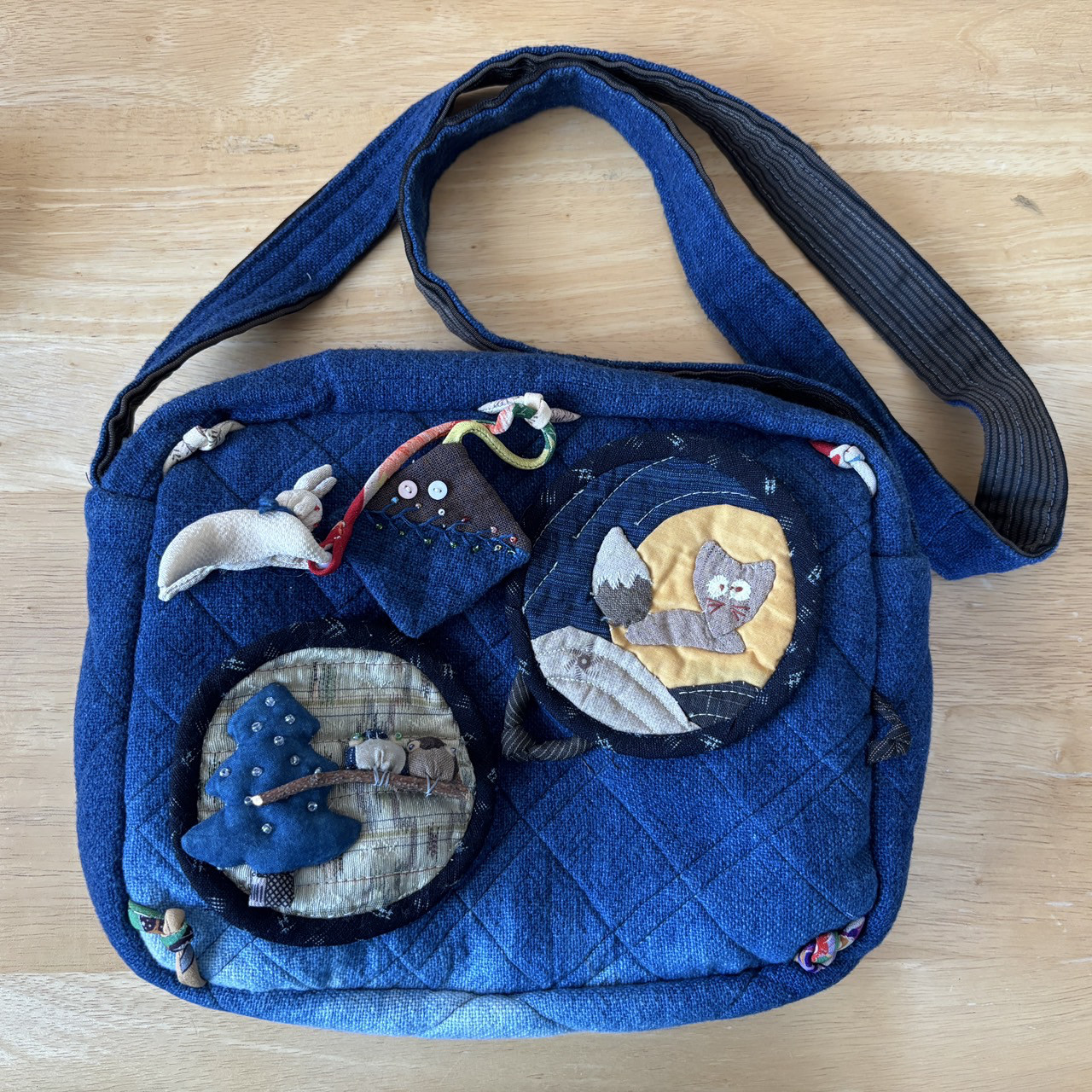 ダークブルー パッチワークキルティングポシェット オールハンドメイド