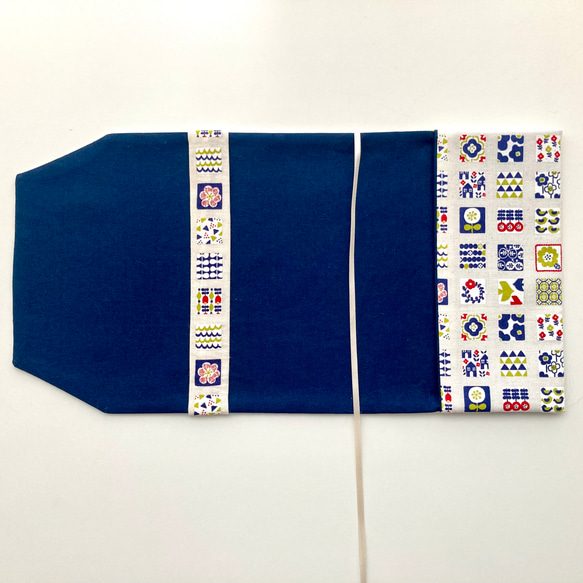 【文庫サイズ 】北欧調スクエア柄のブックカバー 4枚目の画像