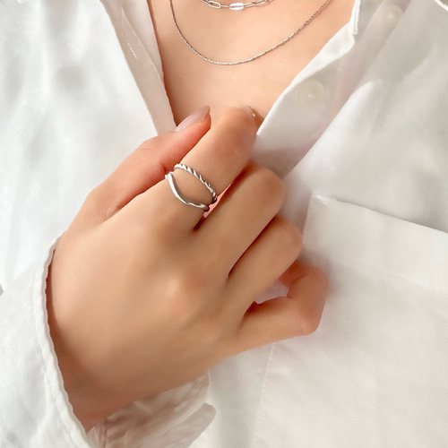 重ね付けに見える♪ 【 ダブルライン＊オープンリング 】フリーサイズ