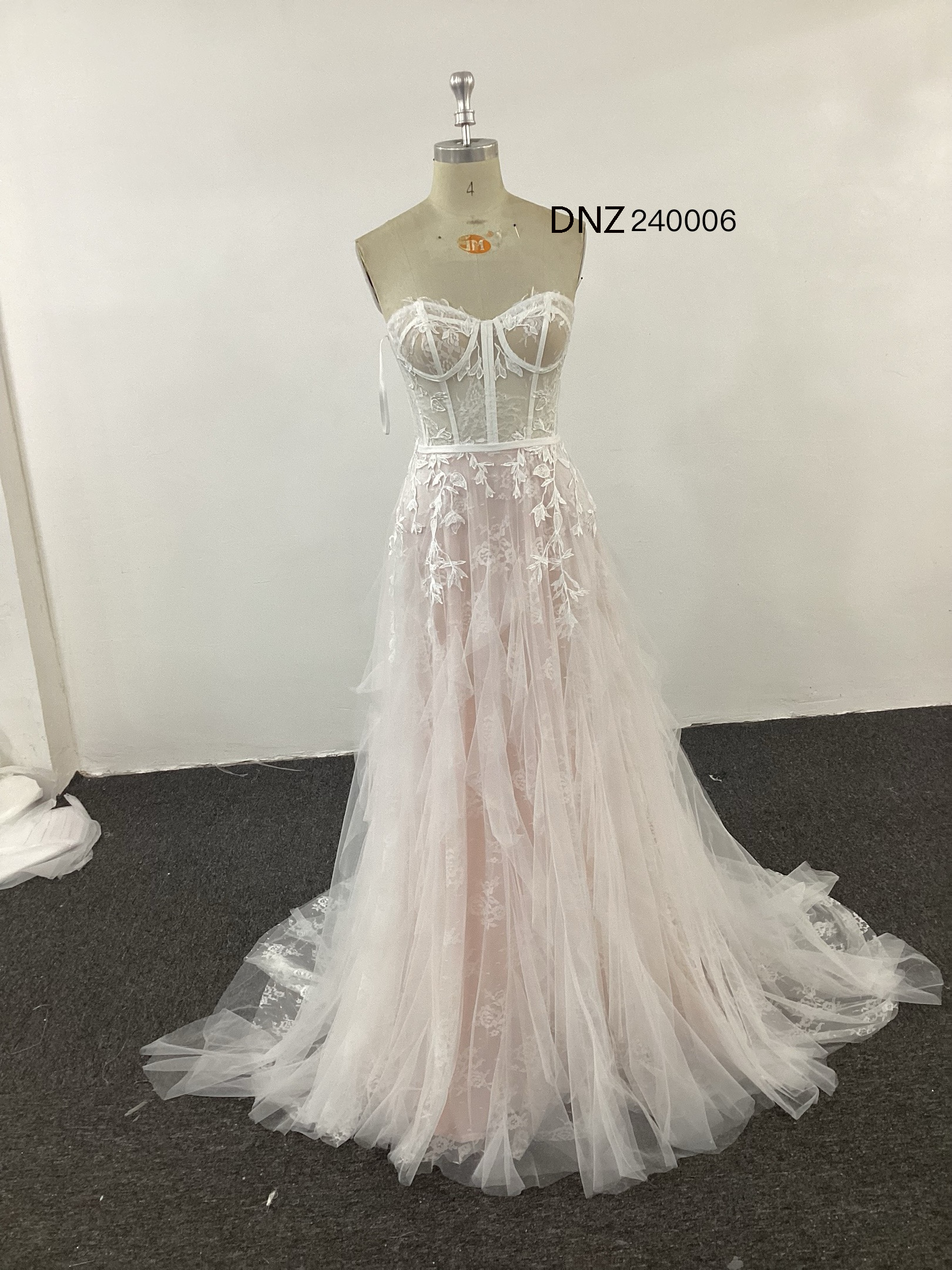 激安　ピンク白　可愛い　二次会ドレス　ファスナー　袖無し　ノースリーブ　レーススカート　チュール　痩せて見える　Aライン 40,547円