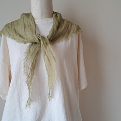 リネン100%軽やか三角ストール 4枚目の画像