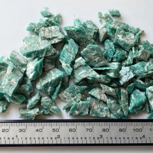 SALE】貴重 ロシア産アマゾナイト さざれ原石 未研磨天河石