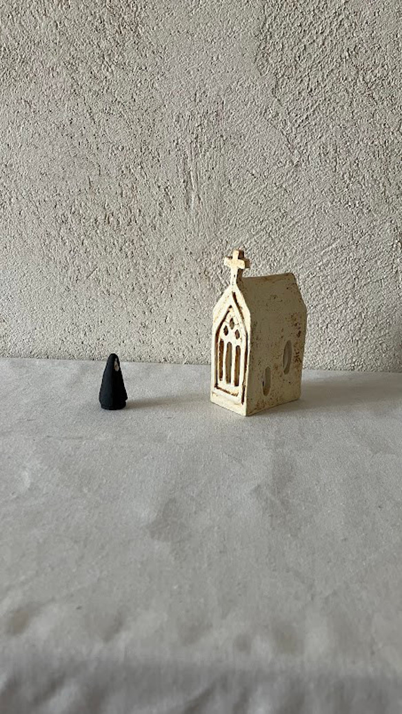 教会と修道女のオブジェ　 3枚目の画像