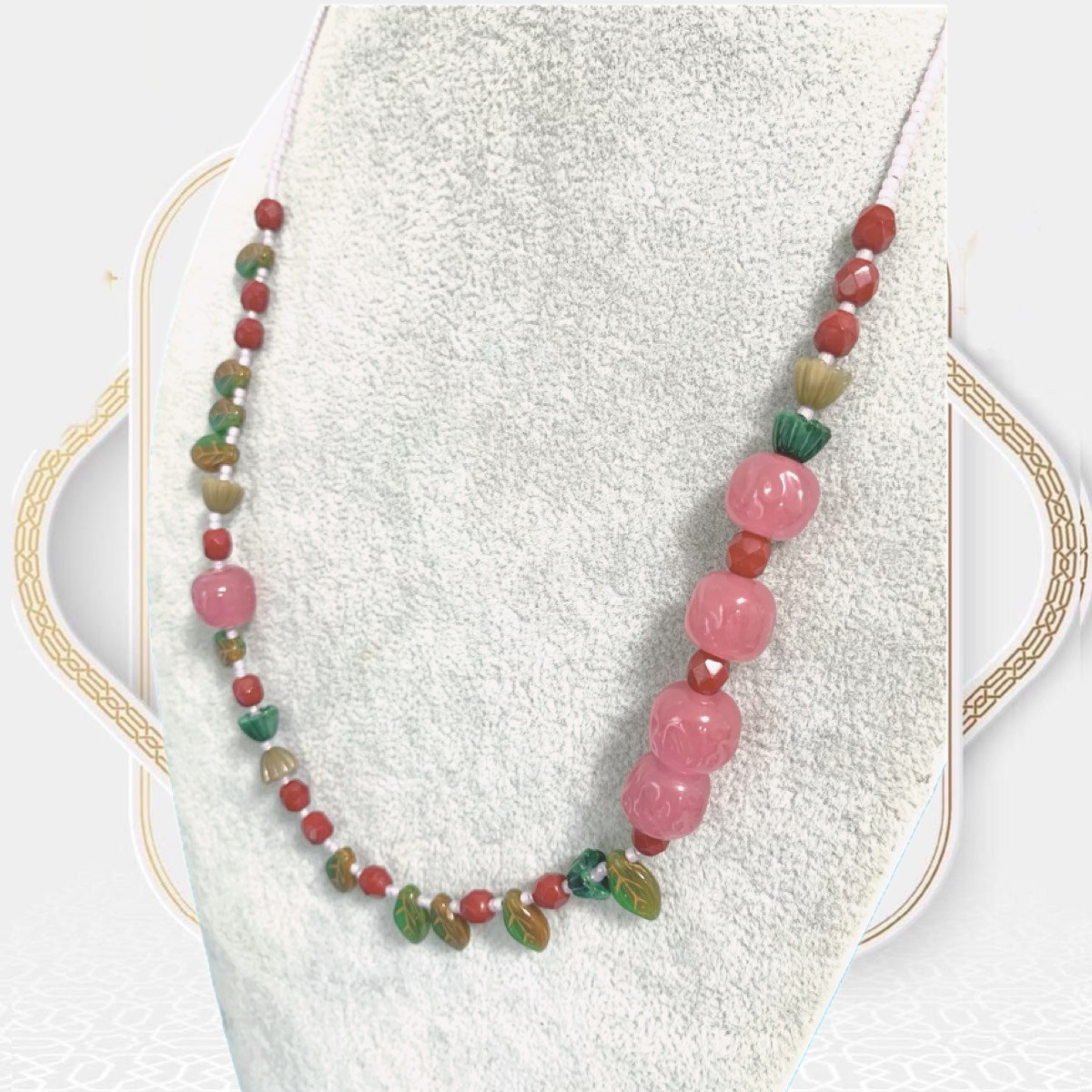 ヨーロッパビーズネックレス