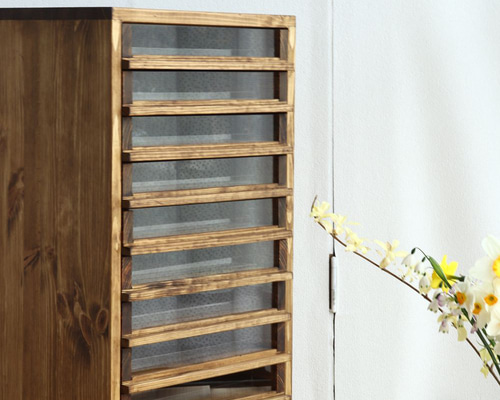 前面ガラスの小引き出し10杯（ミシン糸の収納棚、レターケース